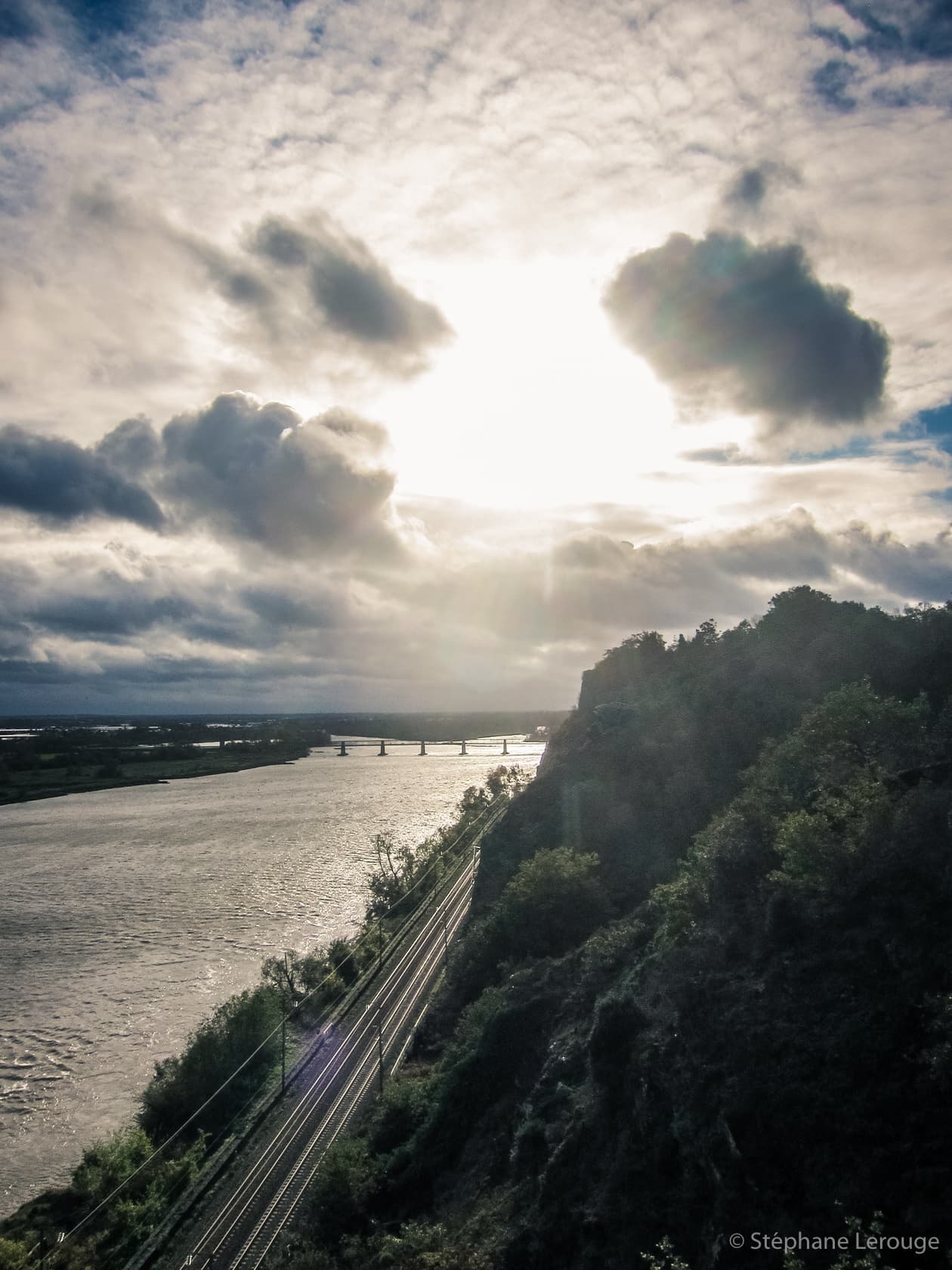 Le ciel se couvre sur la Loire