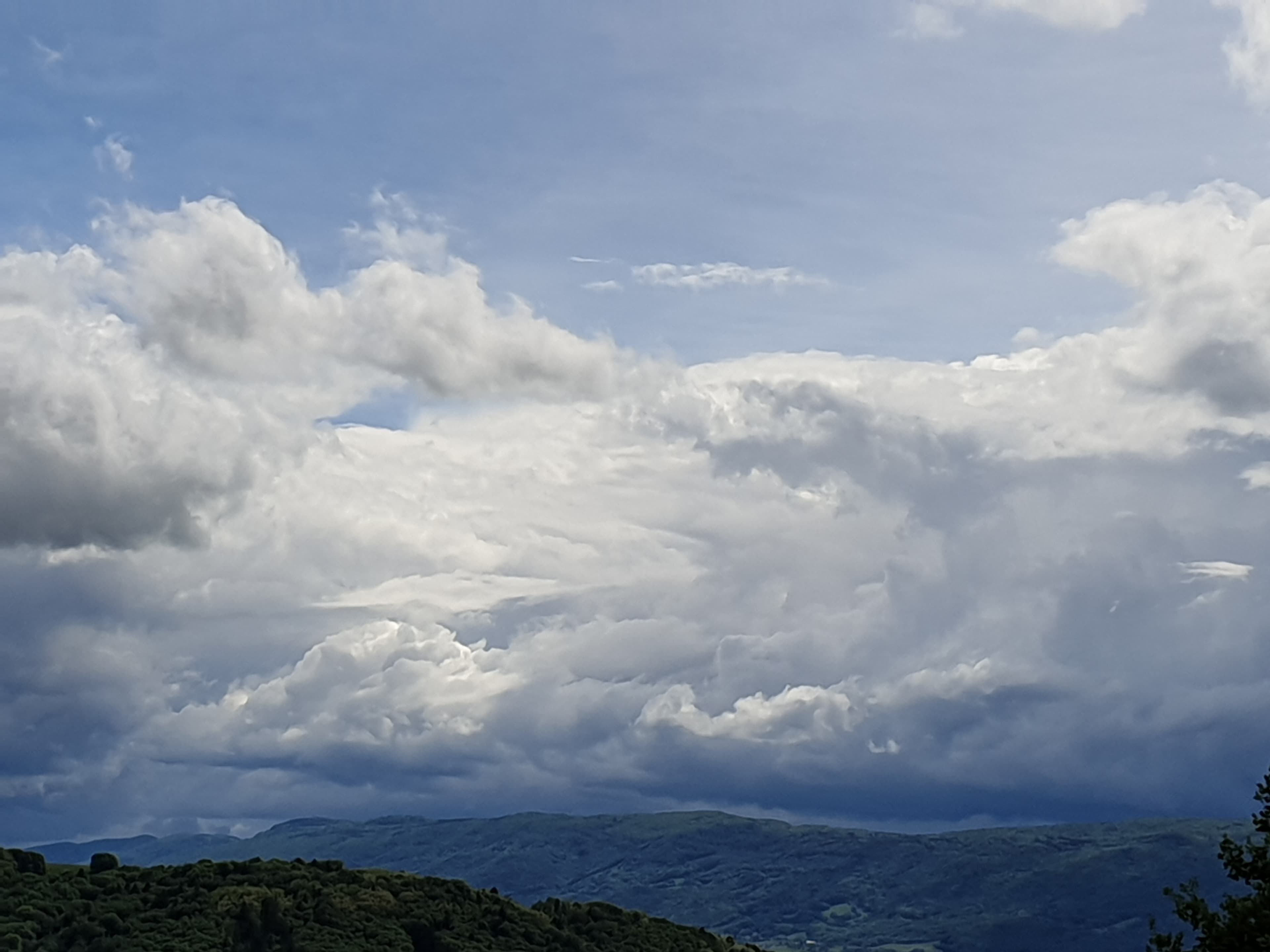 Le ciel fête le déconfinement... en ajoutant des émotions aux émotions !