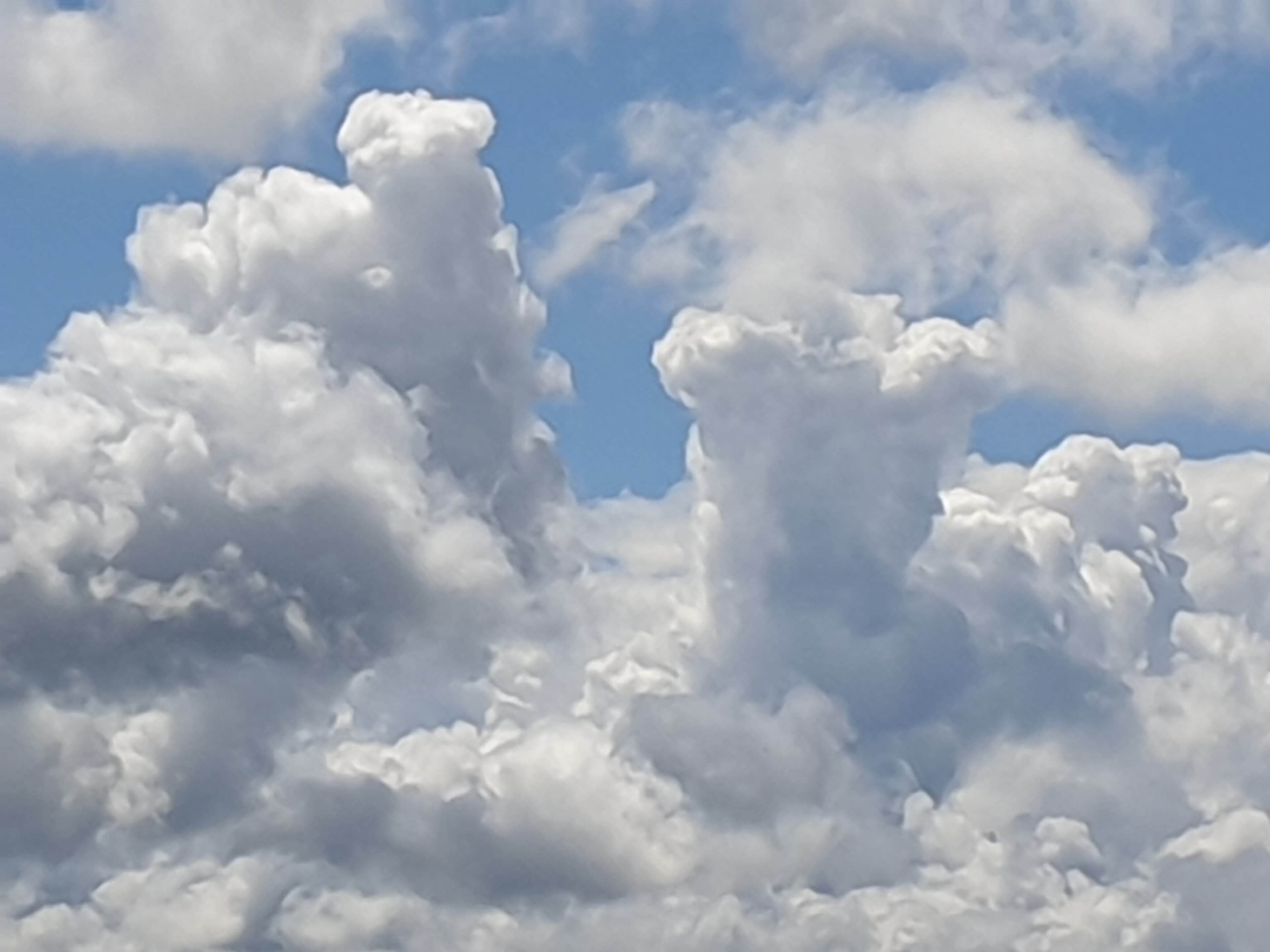 La beauté et la puissance des nuages...