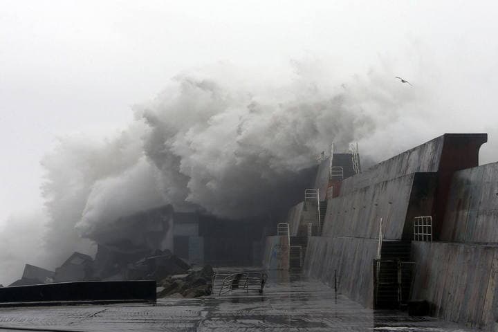 Image d'illustration pour Vagues meurtrières sur les côtes atlantiques
