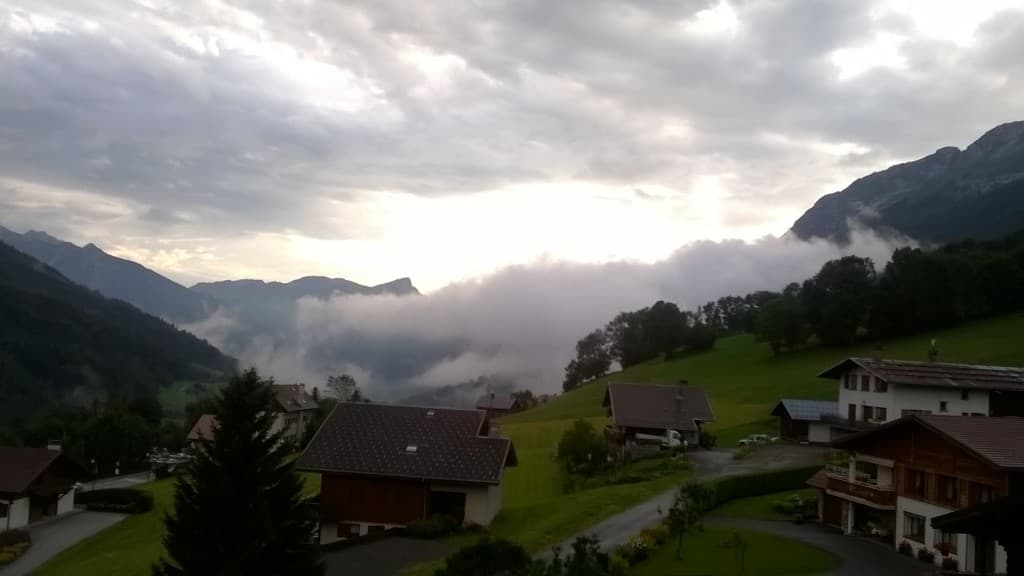 formation de nuages après l'orage