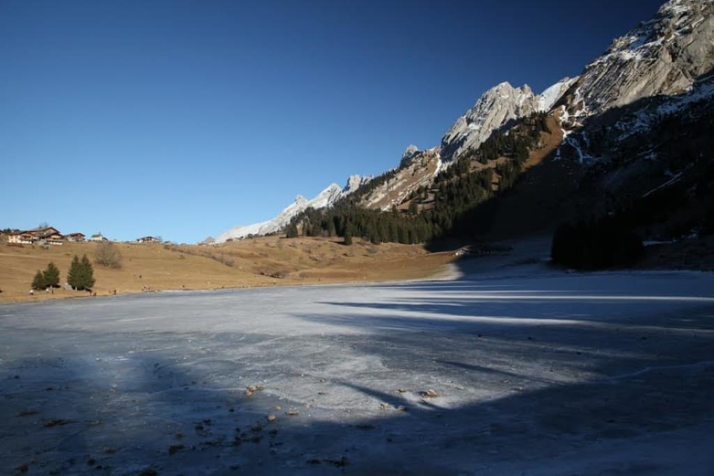 Le lac des Confins