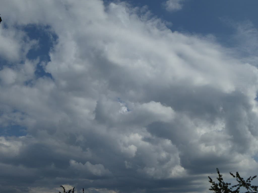 Nuages toujours aussi puissants !