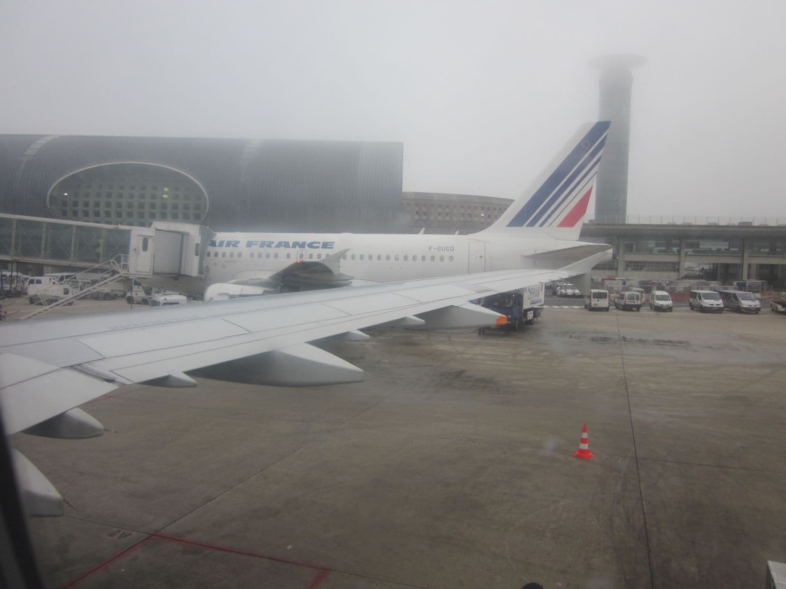 Image d'illustration pour Le brouillard retardé par les terminaux de Paris-Charles-de-Gaulle