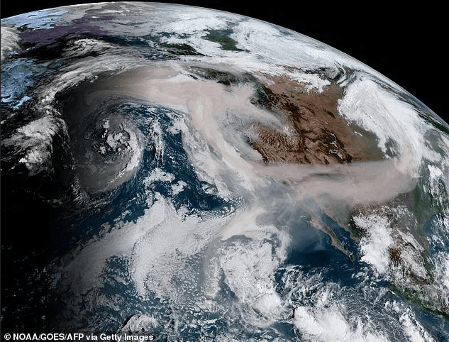 Image d'illustration pour Violents incendies en Californie - quelles conséquences pour le climat?