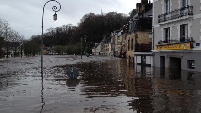 Image d'illustration pour BILAN DÉCEMBRE 2013 : grand calme avant les tempêtes, de la douceur